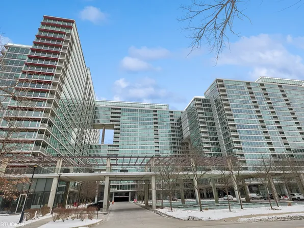 9655 Woods Dr Unit 1411, Skokie, IL 60077