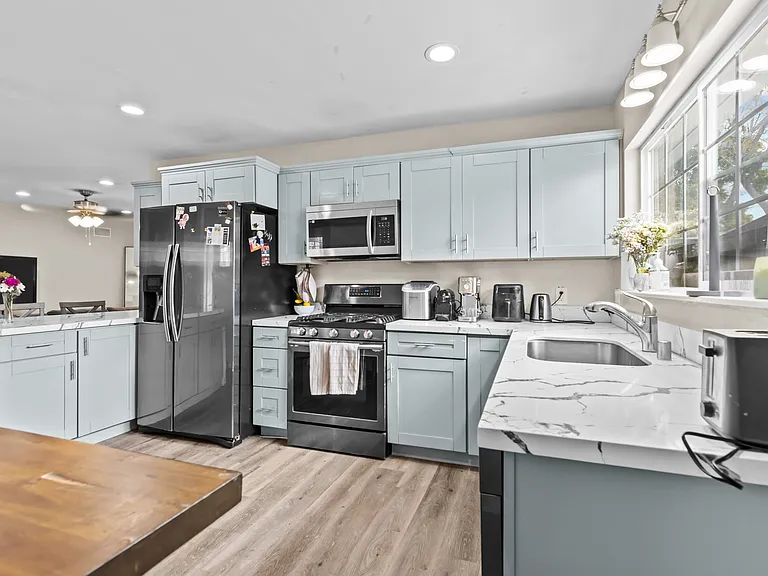 5059 Campanile Dr — Photo 13