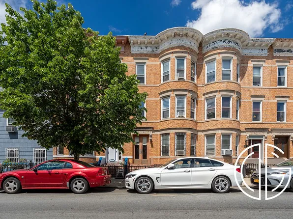 32-80 38th St #3, Astoria, NY 11103