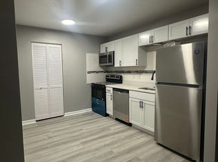 4926 E Washington St #33, Indianapolis, IN