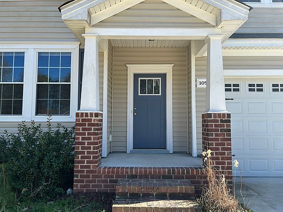 3rd image of 2051 Maywood St