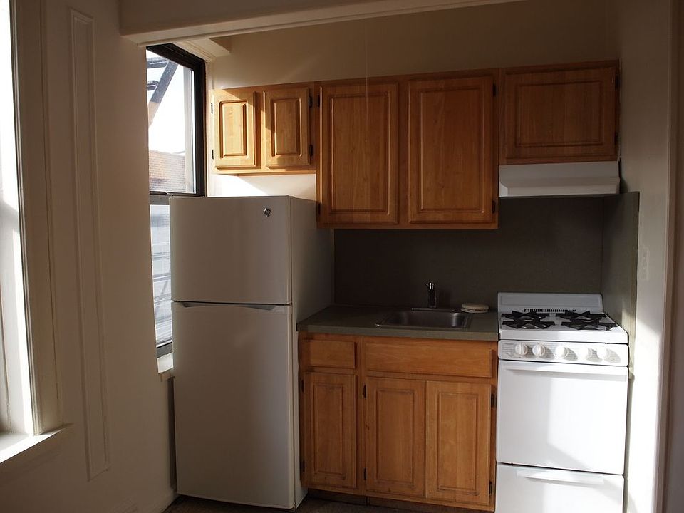 2nd image of 2438 Morris Ave #5J
