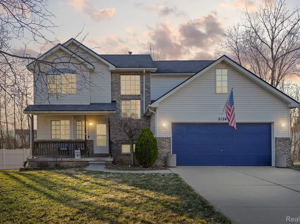 5124 Hickory Trl, Grand Blanc, MI 48439