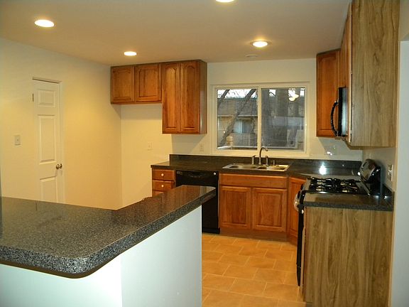 2nd image of 2935 Delaware Dr
