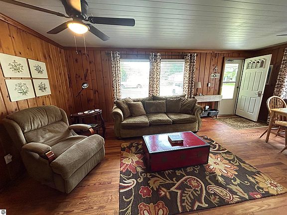 5th image of 2424 Price St