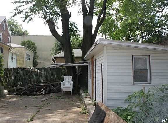 4th image of 3351 Barker Ave