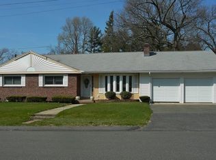 30 Smith St, Chicopee, MA 01020
