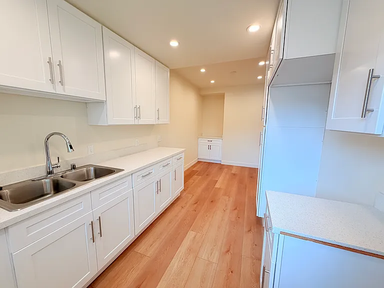1043 Winchester Ave — Photo 24