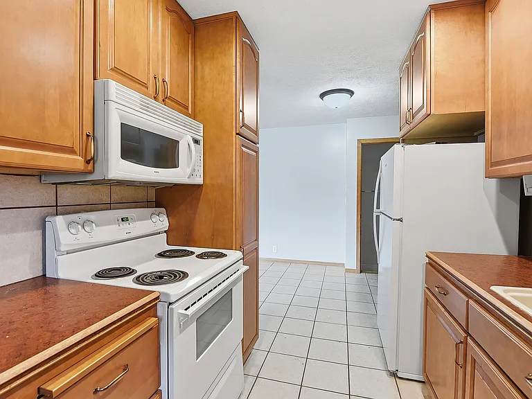 3202 Calhoun St — Photo 12