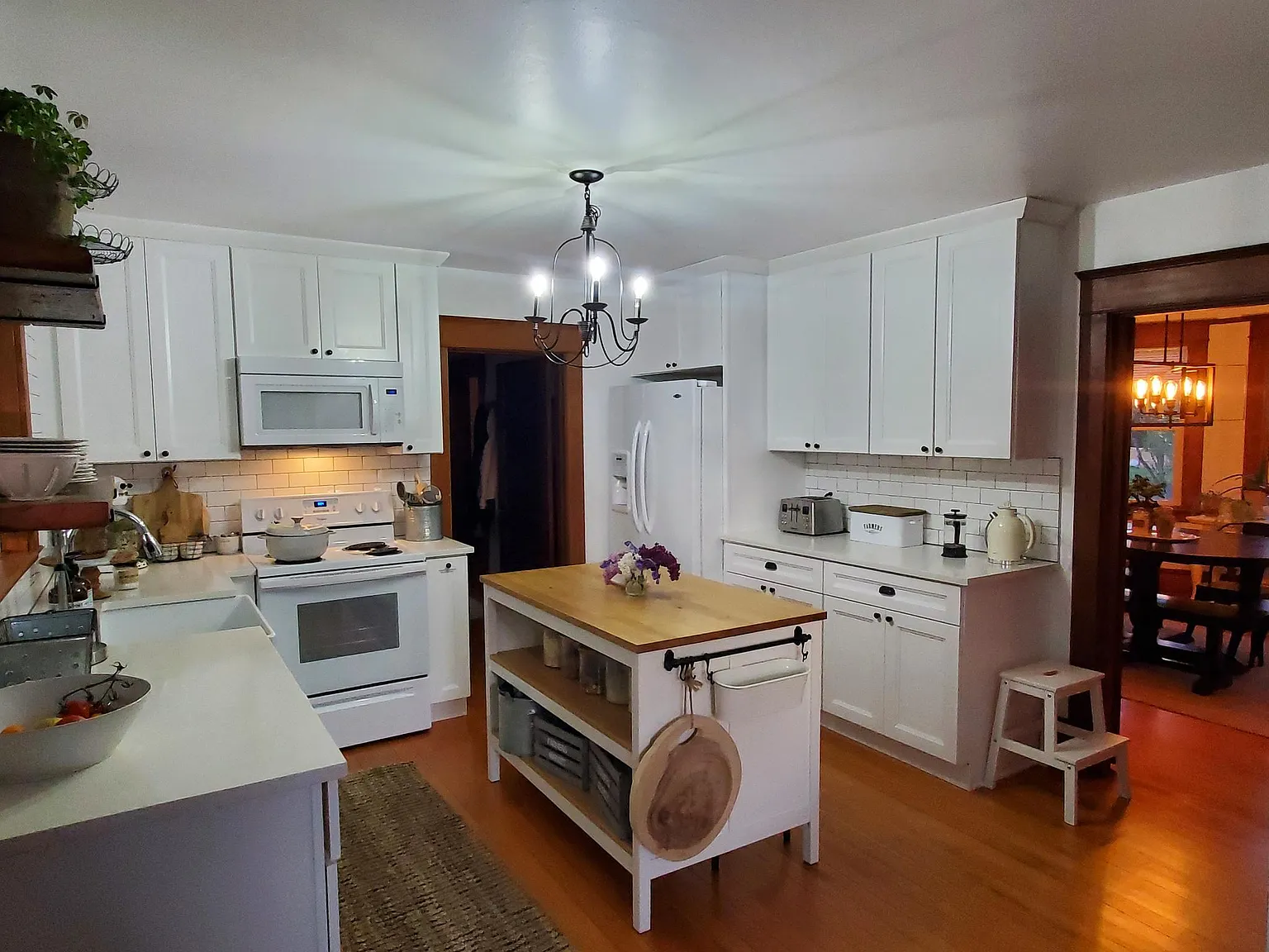 3 bed, 1810 sqft, $3,295 — Photo 2