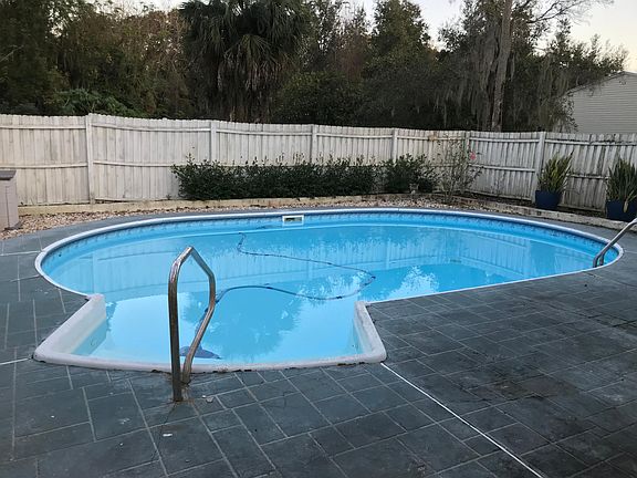 Private pool