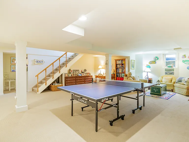 72 Bridgefield Rd — Photo 32