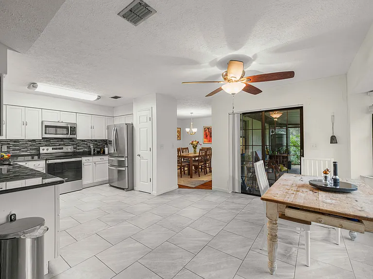 18400 NW 88th Avenue Rd — Photo 11