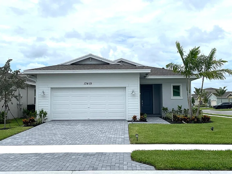 13419 Noble Dr — Photo 1
