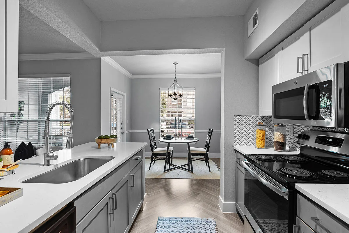 Weston at Copperfield — Photo 1