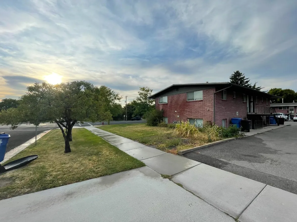 Property Photo - 806 N 500 E #4