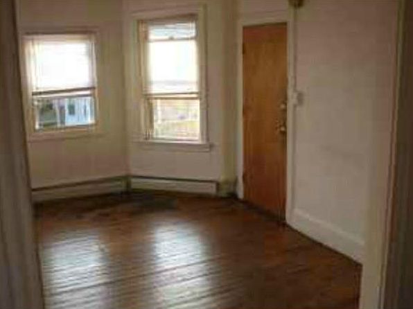 2nd image of 228 Carleton St