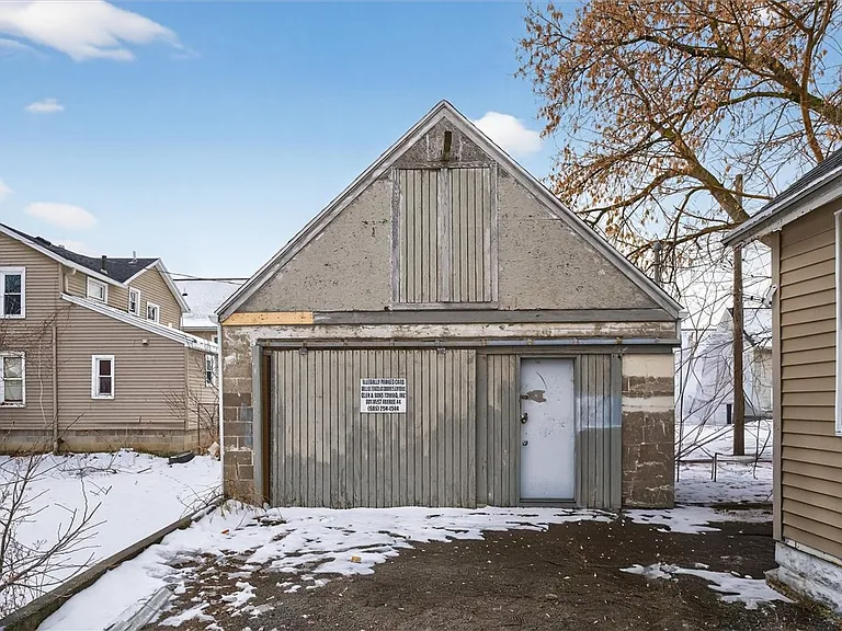 127 Conkey Ave — Photo 2