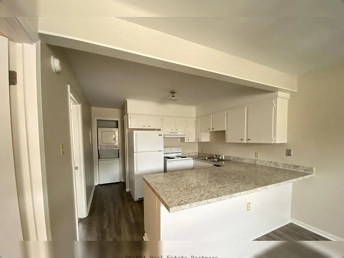 2 bed, 540 sqft, $750 — Photo 3