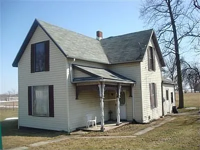 5841 Hanley Rd photo 1