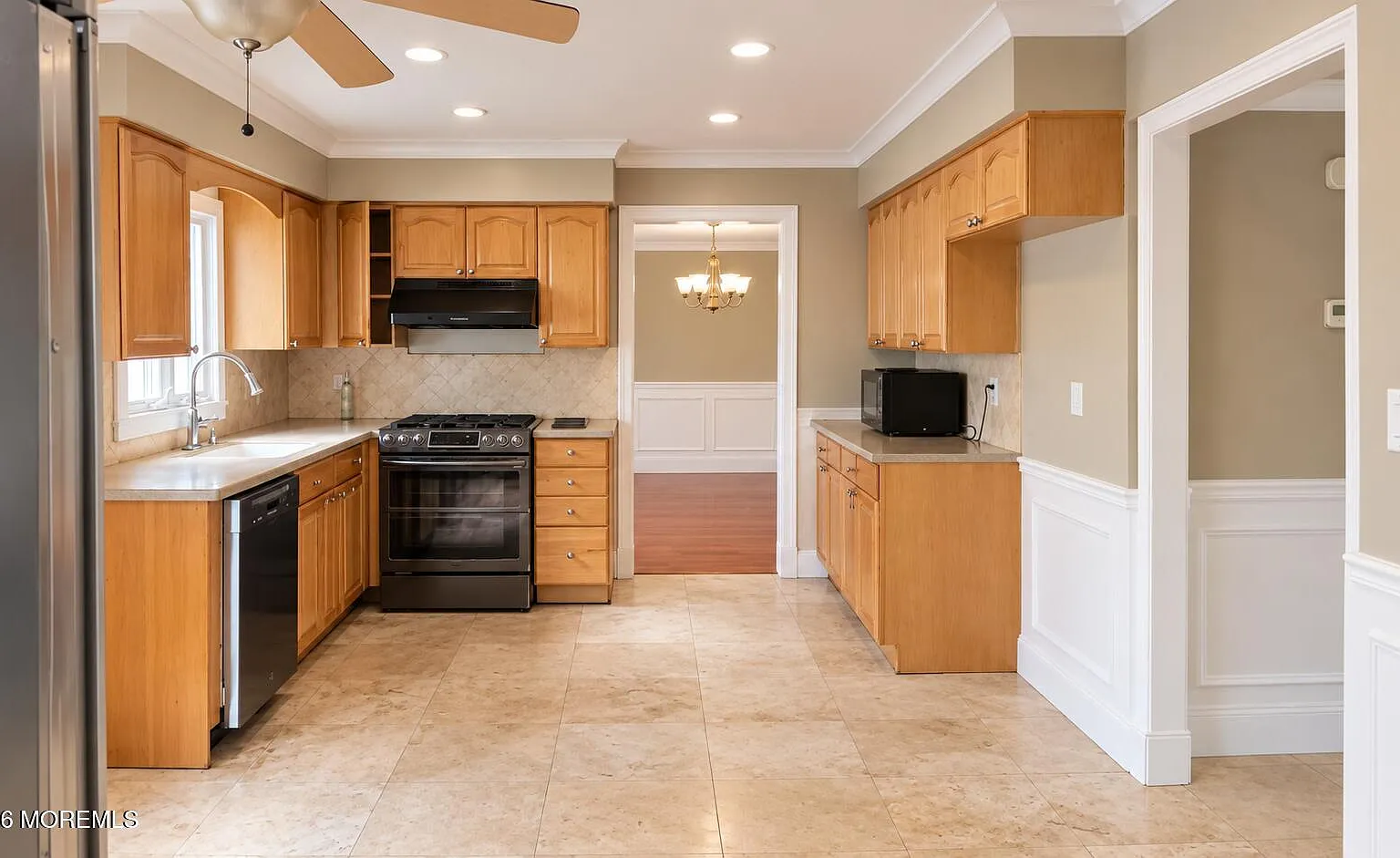 5 bed, 3.5 bath, 2836 sqft, $5,900 — Photo 4