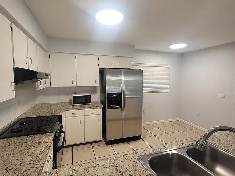 937 Aragon Ave — Photo 10