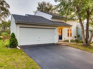 319 Newbury Dr, Island Lake, IL 60042