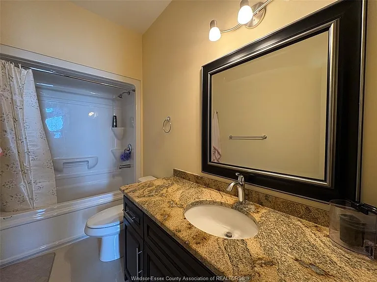 236 Shoreview Ct — Photo 35