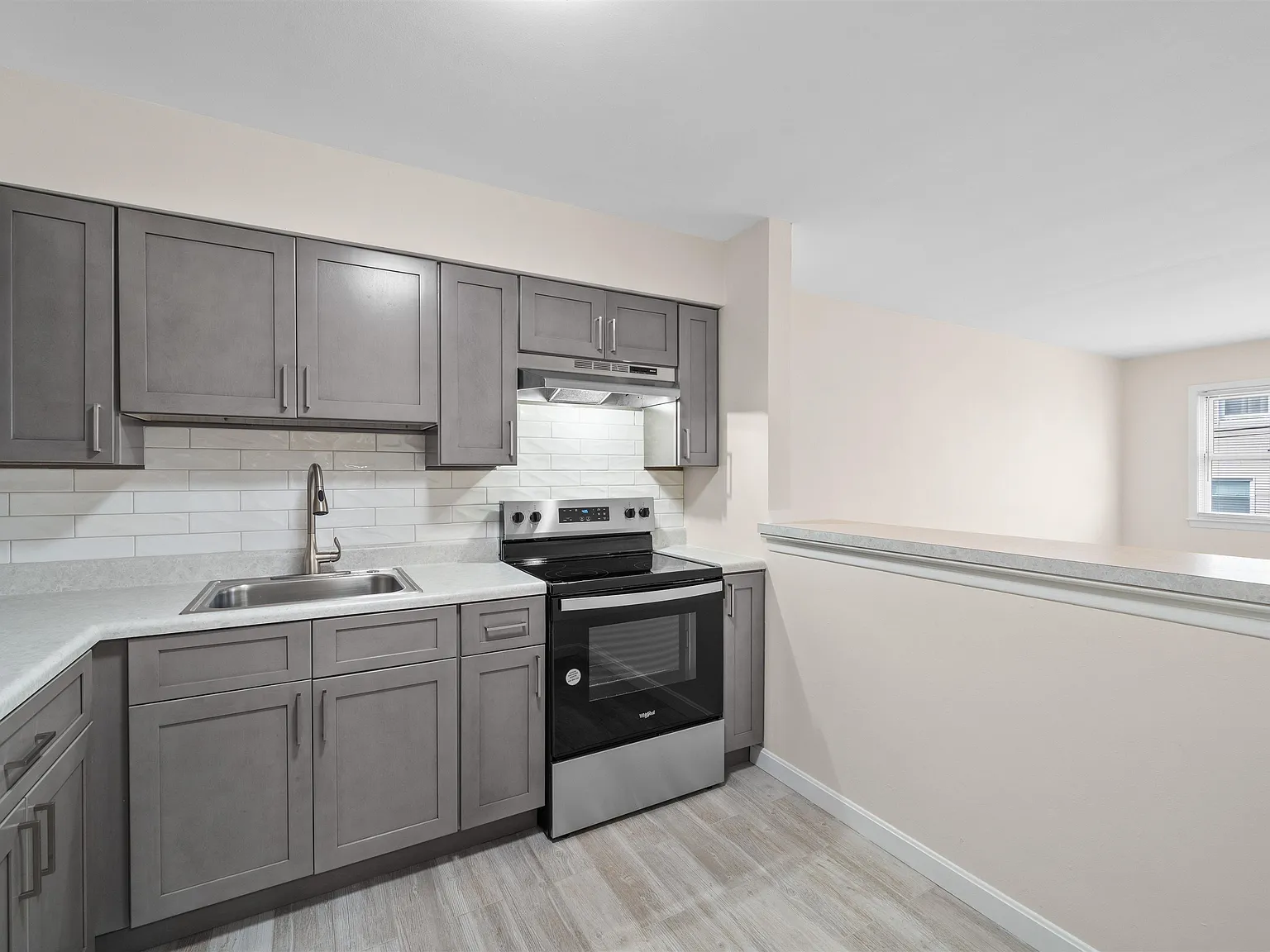 1 bed, 1.0 bath, $1,900 — Photo 4