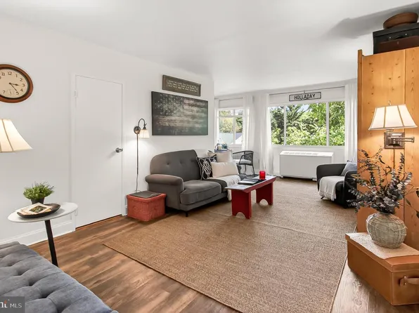 3701 5th St S APT 501, Arlington, VA 22204