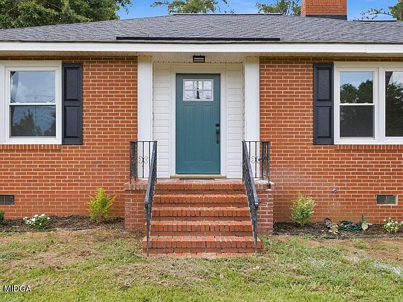 2nd image of 2887 Riverview Rd