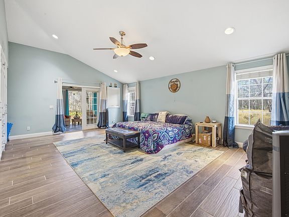 5th image of 65 Island Grove Dr
