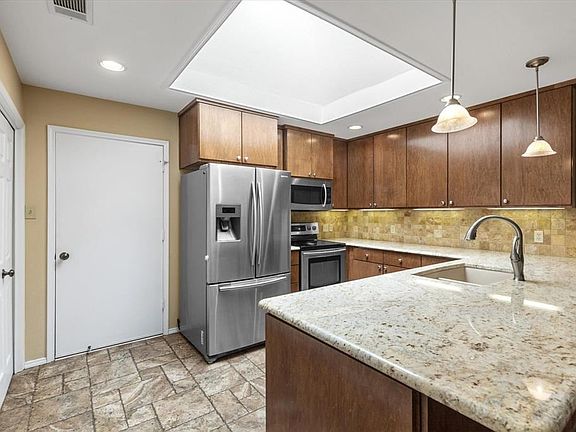 4th image of 5860 Westhaven Dr