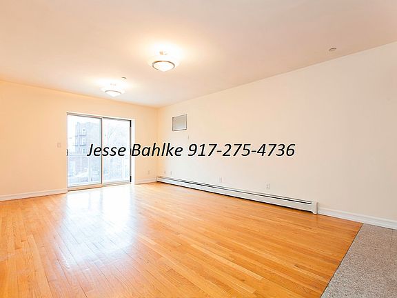 4th image of 2565 23rd St APT 3F
