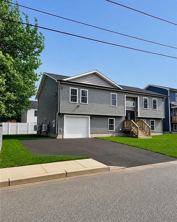 1st image of 135 1st Ave