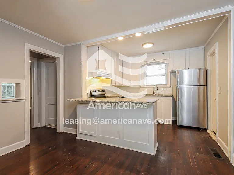 1450109_006_kitchen_6.jpg