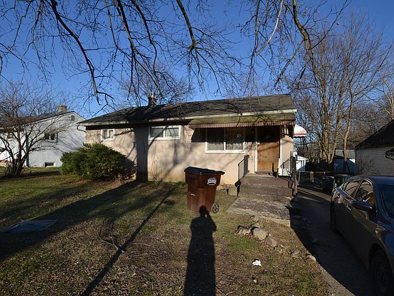 3rd image of 2774 Woodland Ave