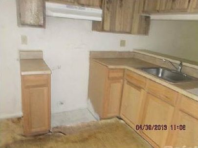 5th image of 4065 Lakeside Dr
