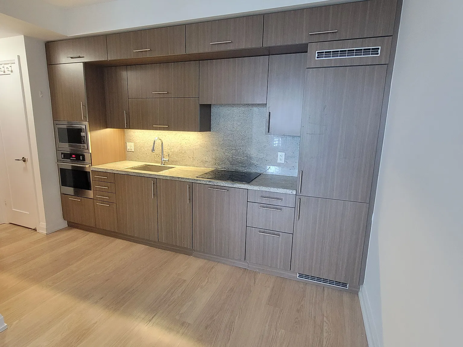 1 bed, $2,500 — Photo 4