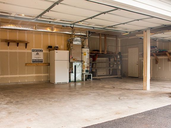 5th image of 12114 118th St E