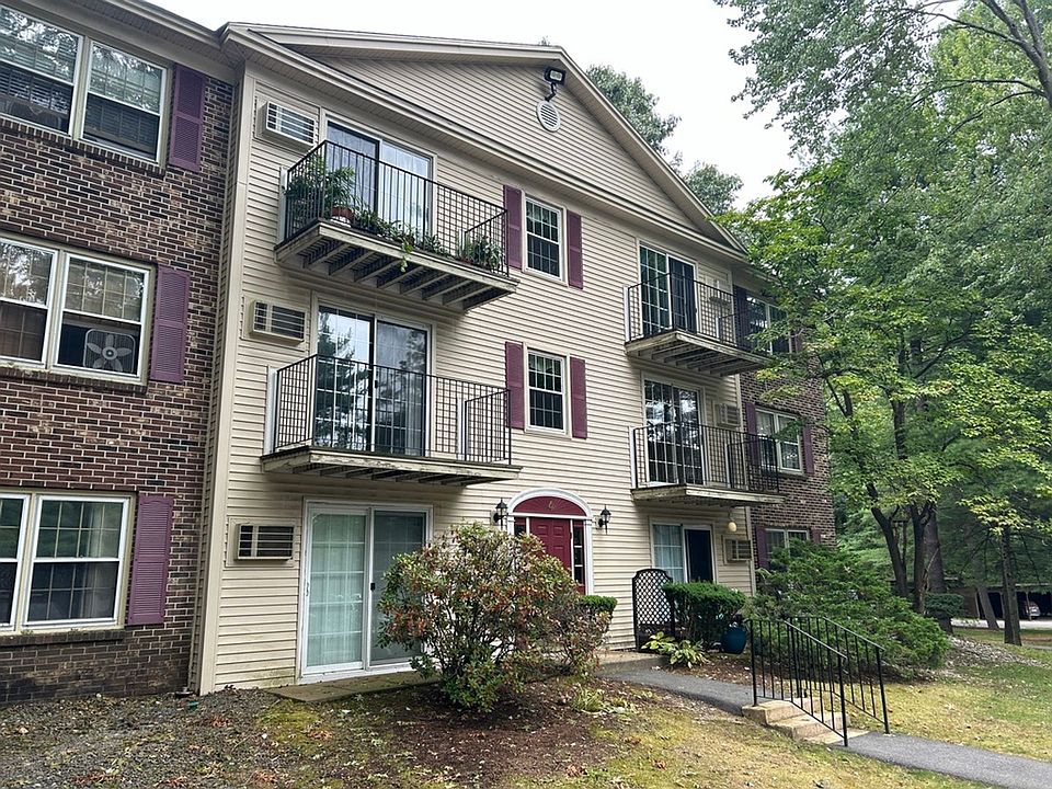 1st image of 4 Autumn Leaf Dr APT 18
