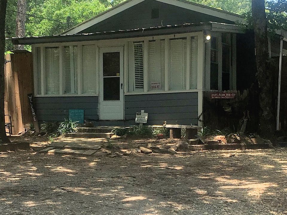 1st image of 313 Denison Dr