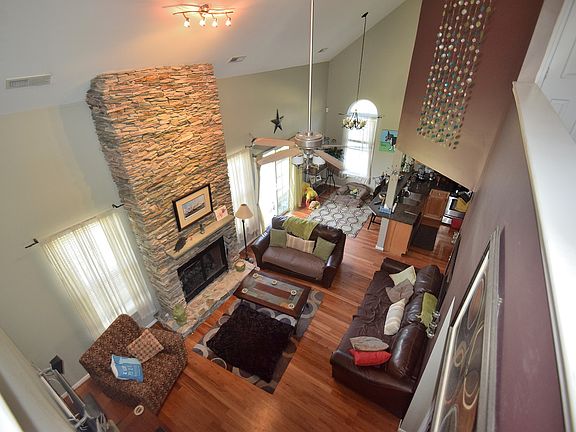 2nd image of 1422 Jockey Ct