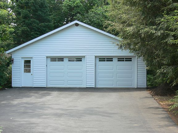 Detached Garage