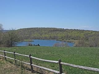 2nd image of 839 Sterling Creek Rd