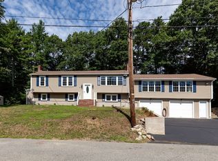 34 Surrey Dr, Plymouth, MA 02360