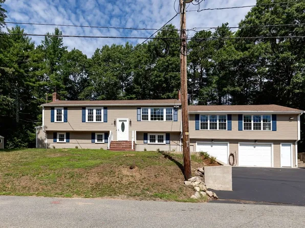 34 Surrey Dr, Plymouth, MA 02360