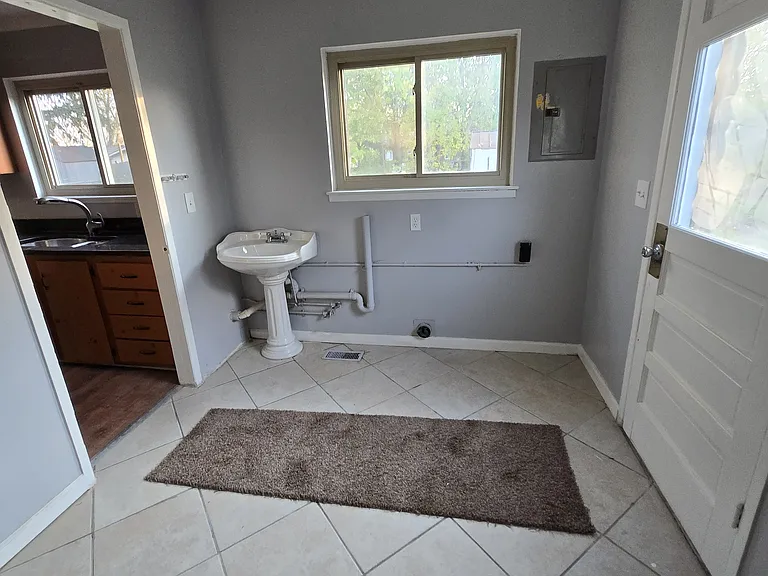 42039 Arthur St — Photo 15