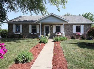 633 Deerfield Dr, Swansea, IL