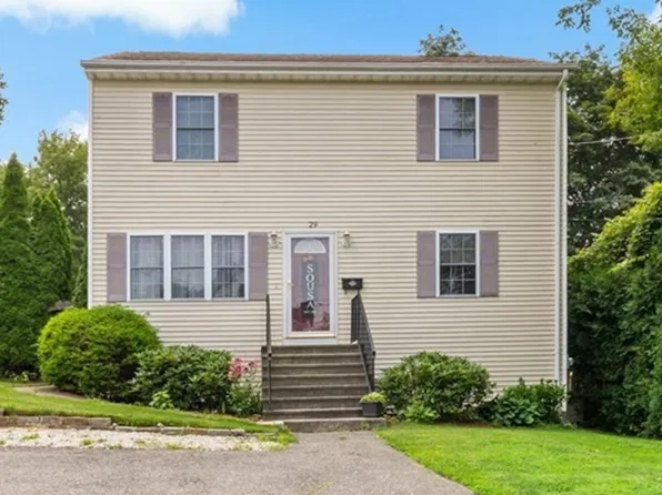 29 Florence St, Fall River, MA 02720